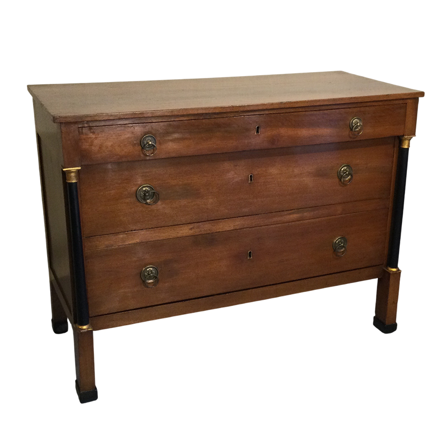 ANTIQUE COMMODE