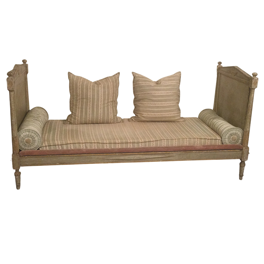 ANTIQUE DAYBED
