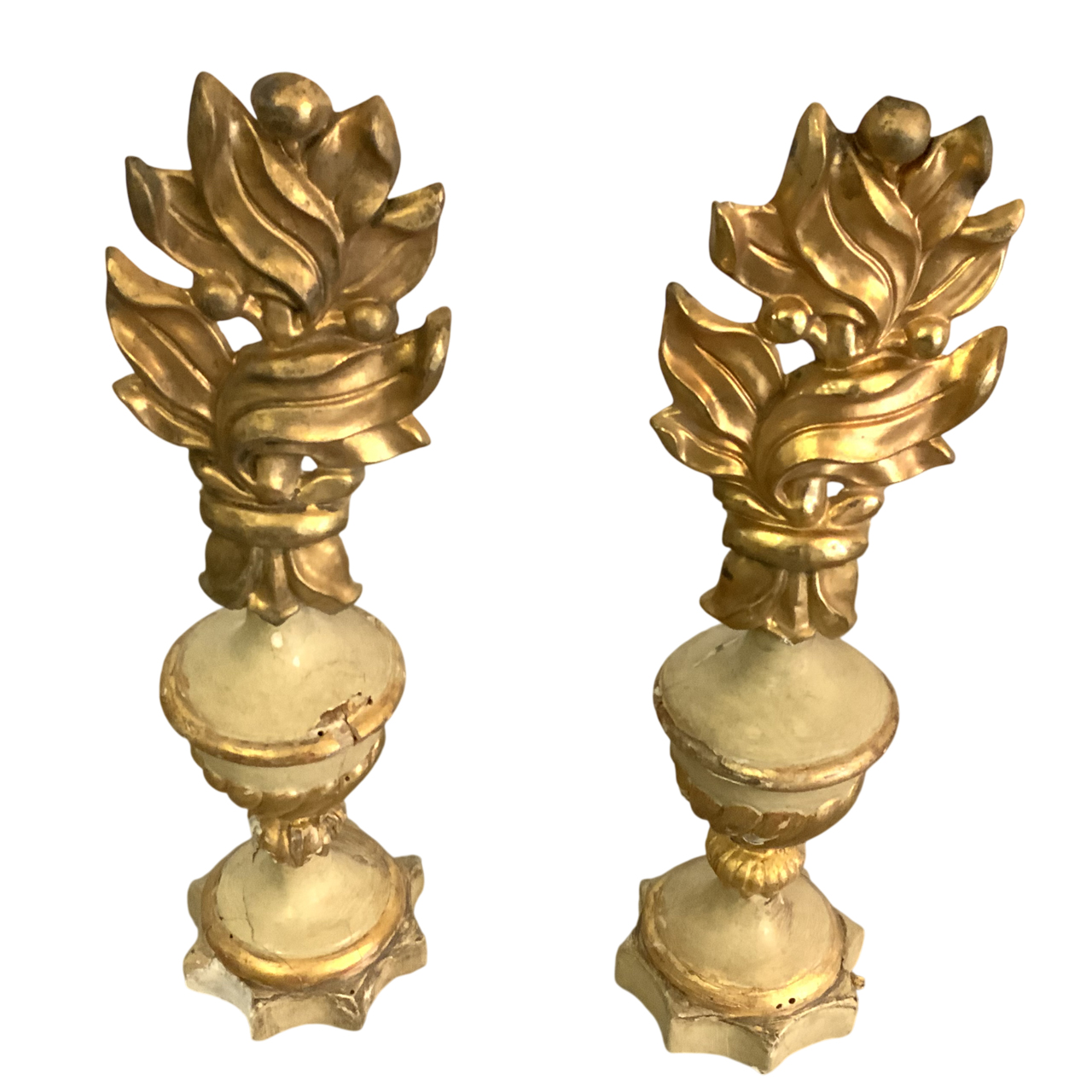 PAIR OF DECORATIVE ORNEMENTS
